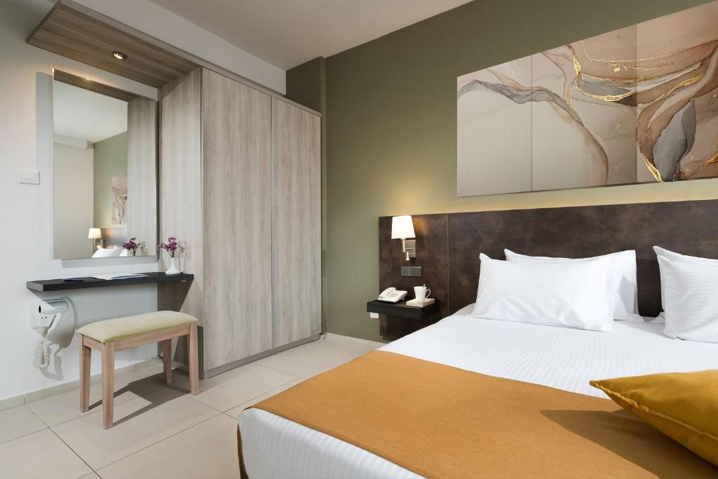 Mayfair Hotel (Ex. Smartline Paphos) 4*