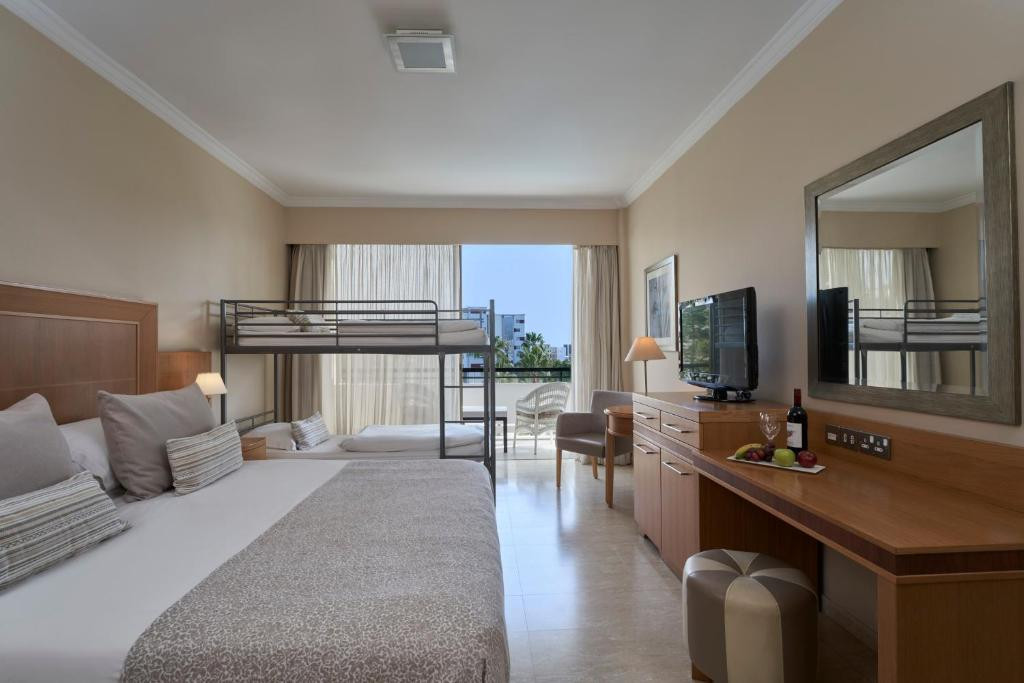 Atlantica Oasis Hotel 4*