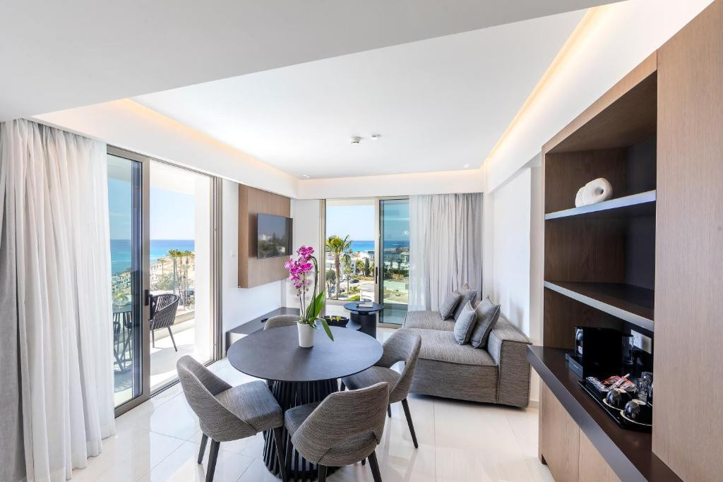 Pavlo Napa Beach 4*