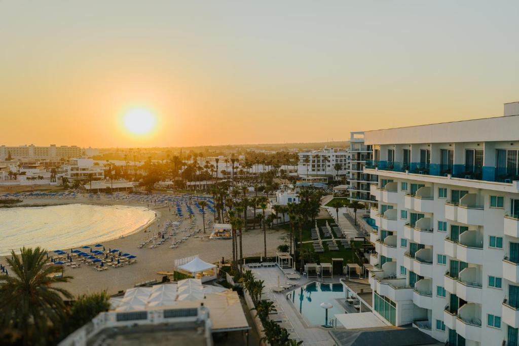 Tasia Maris Sands (Adults Only 14+) 4*