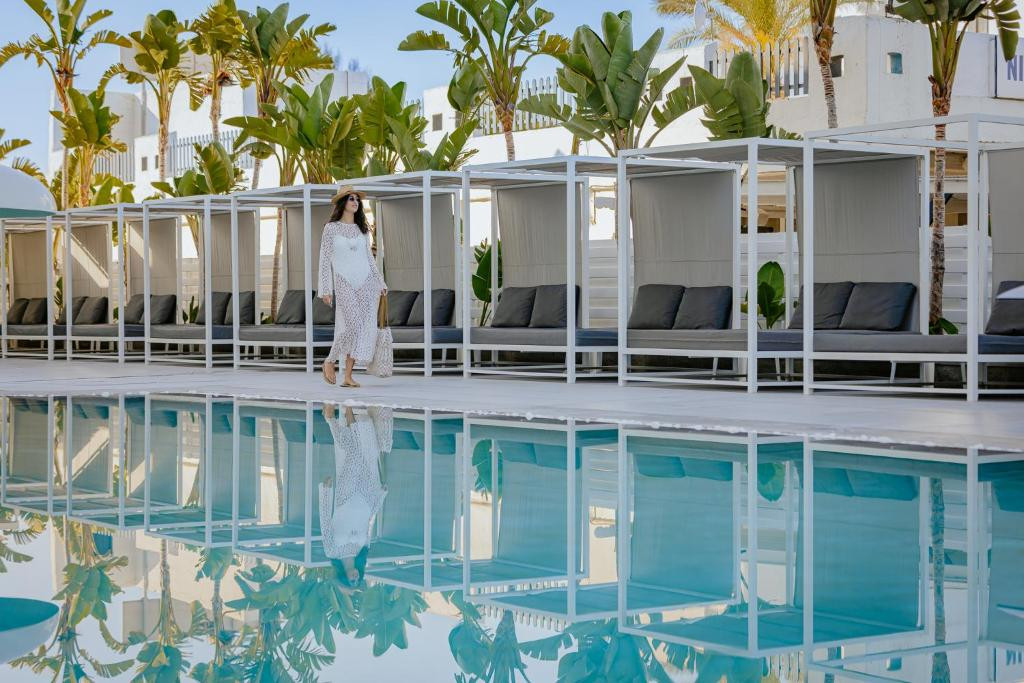 Tasia Maris Sands (Adults Only 14+) 4*