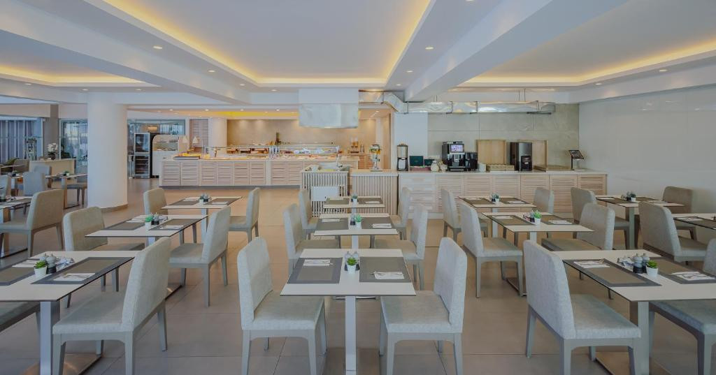 Tasia Maris Sands (Adults Only 14+) 4*