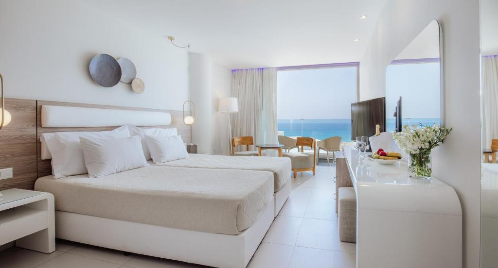 Tasia Maris Sands (Adults Only 14+) 4*