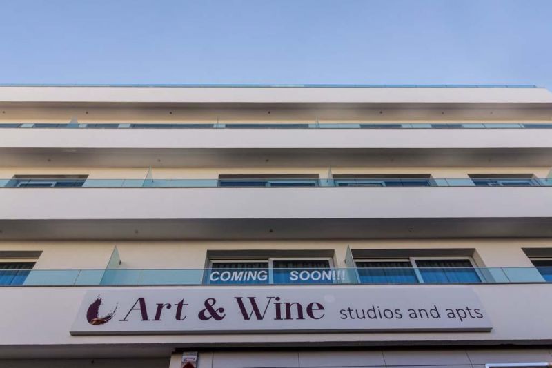 Art & Wine Studios And Apts 3*
