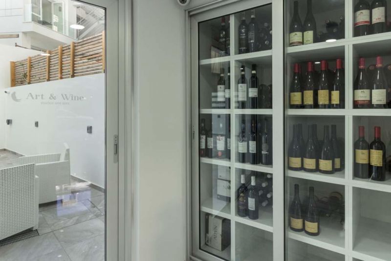 Art & Wine Studios And Apts 3*