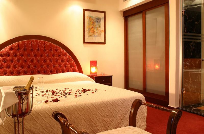Europa Plaza Hotel 3*
