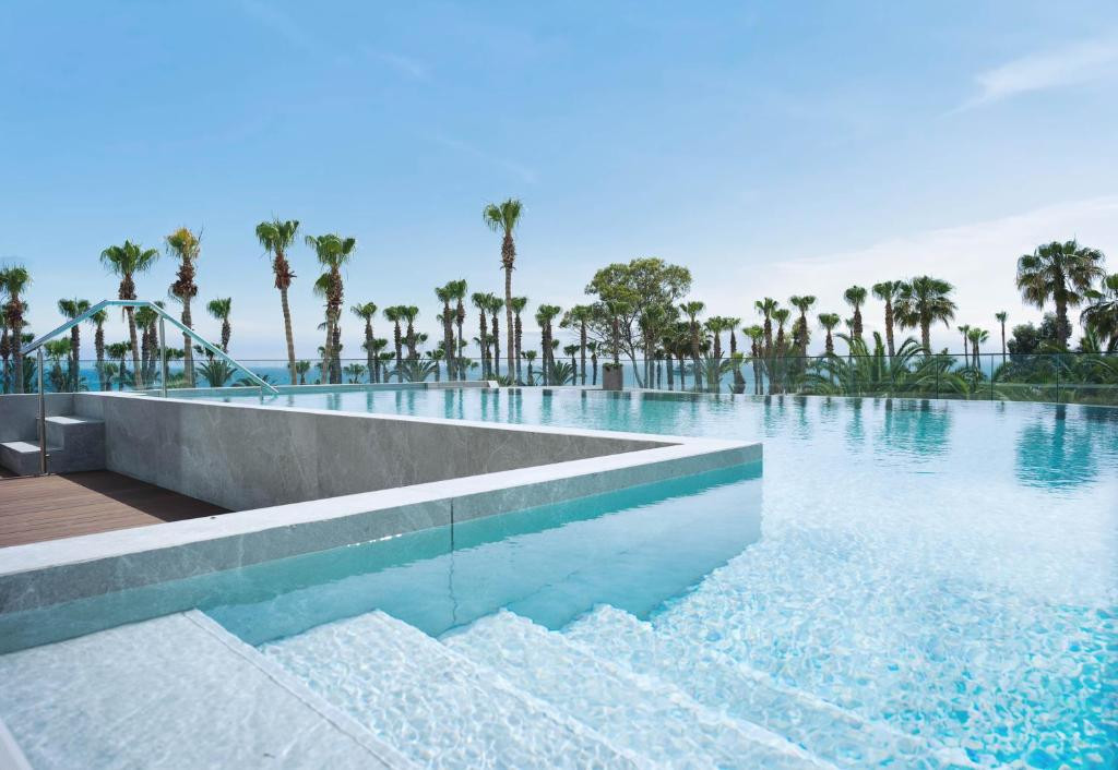 Grandresort Limassol 5*