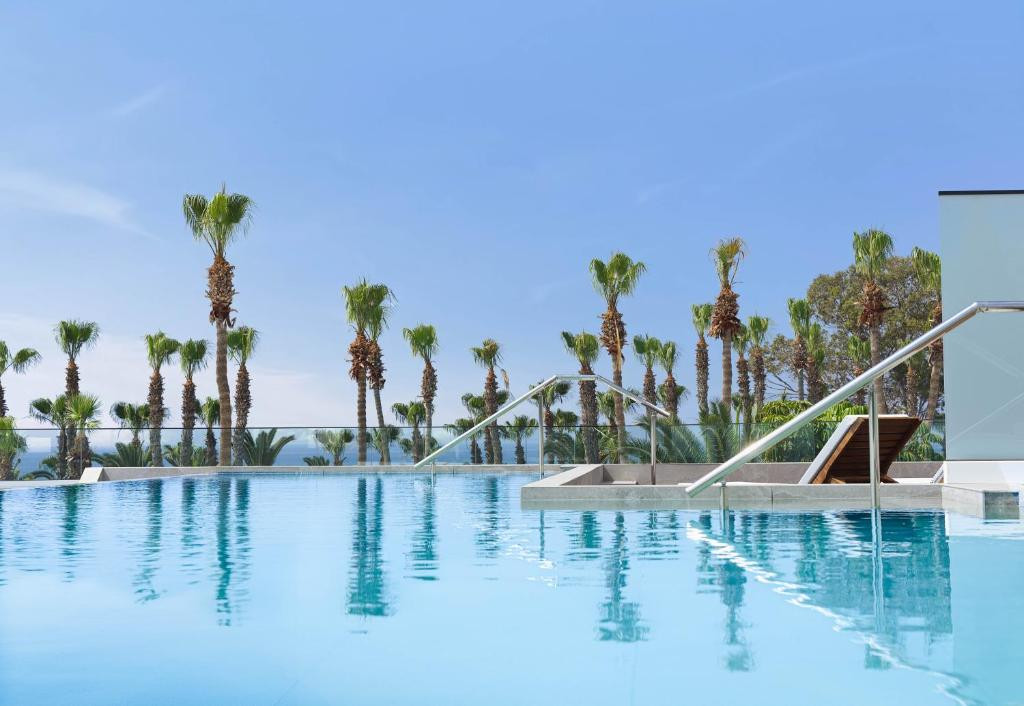Grandresort Limassol 5*