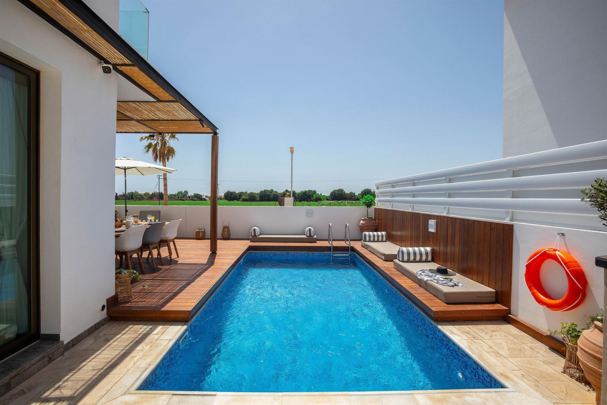 Louis Chris Le Mare Villa