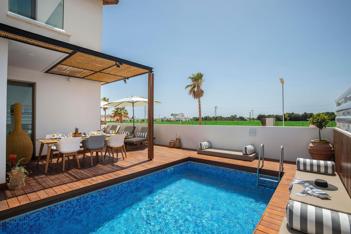 Louis Chris Le Mare Villa