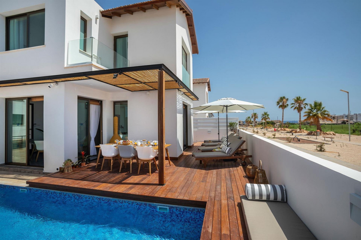 Louis Chris Le Mare Villa
