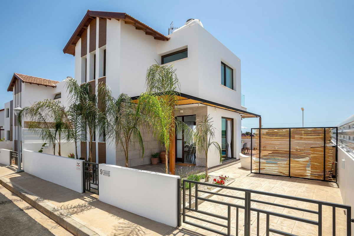 Louis Chris Le Mare Villa