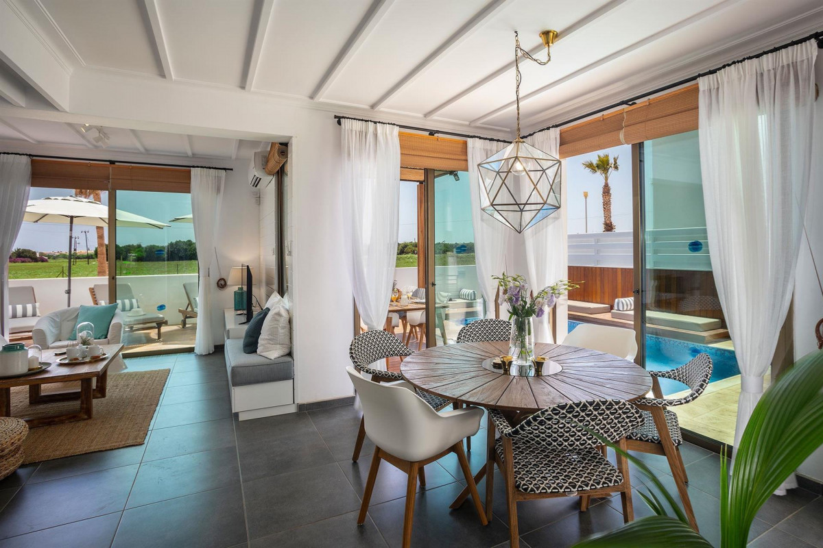 Louis Chris Le Mare Villa