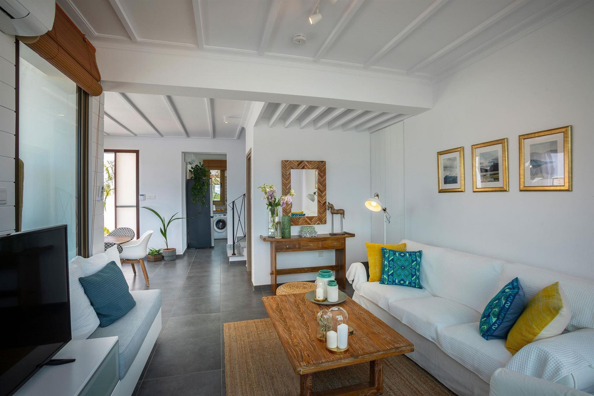 Louis Chris Le Mare Villa