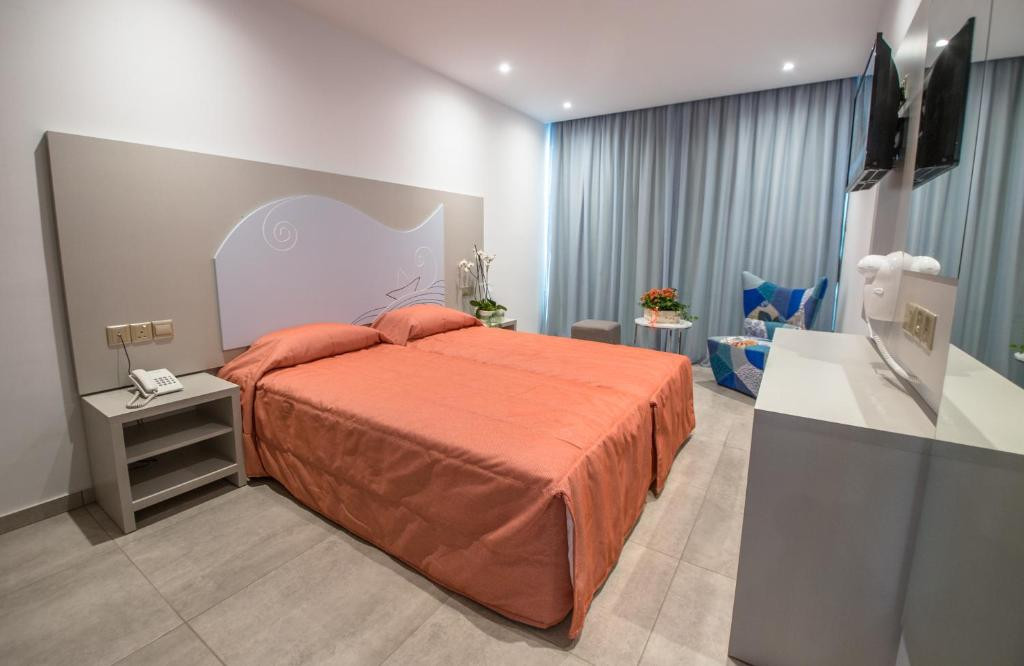 Nicholas Color Hotel 3*