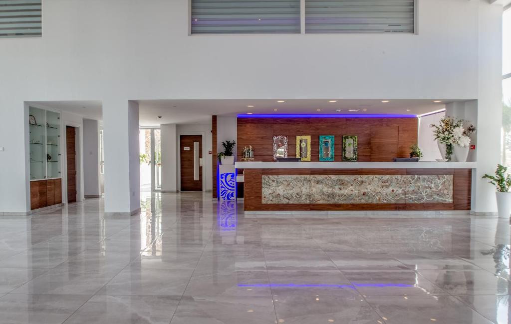 Nicholas Color Hotel 3*