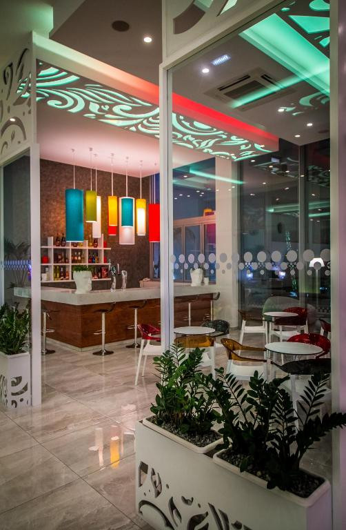 Nicholas Color Hotel 3*