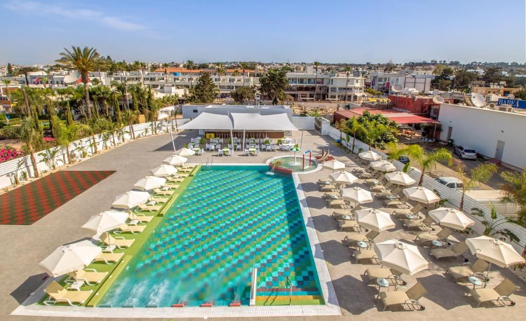 Nicholas Color Hotel 3*