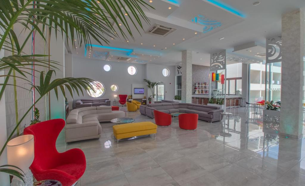 Nicholas Color Hotel 3*