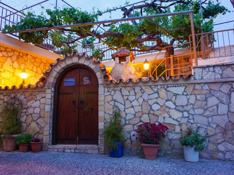 Olga Traditional House 2*