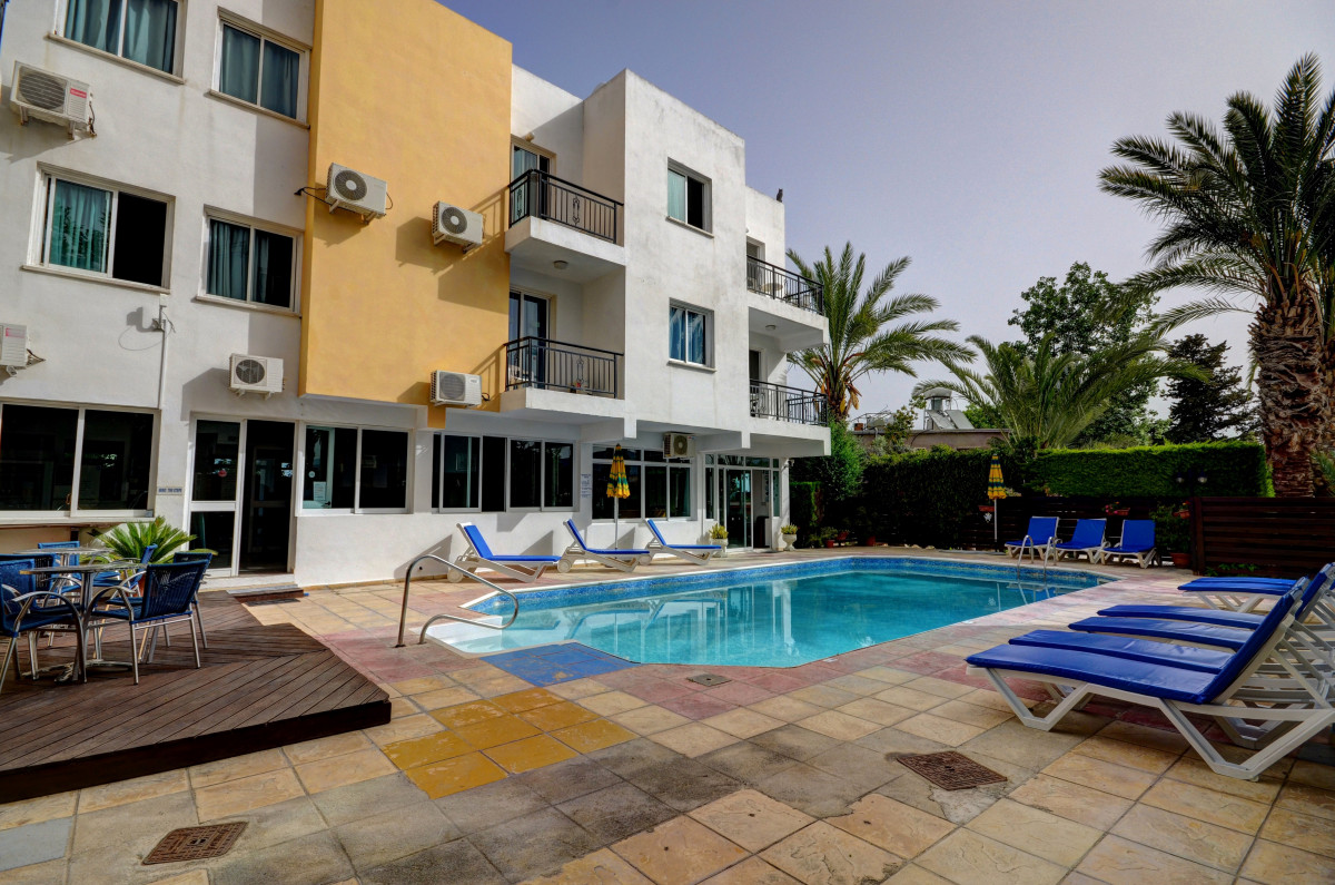 Renos Tourist Apartments 3*