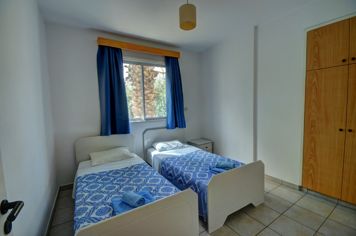 Renos Tourist Apartments 3*
