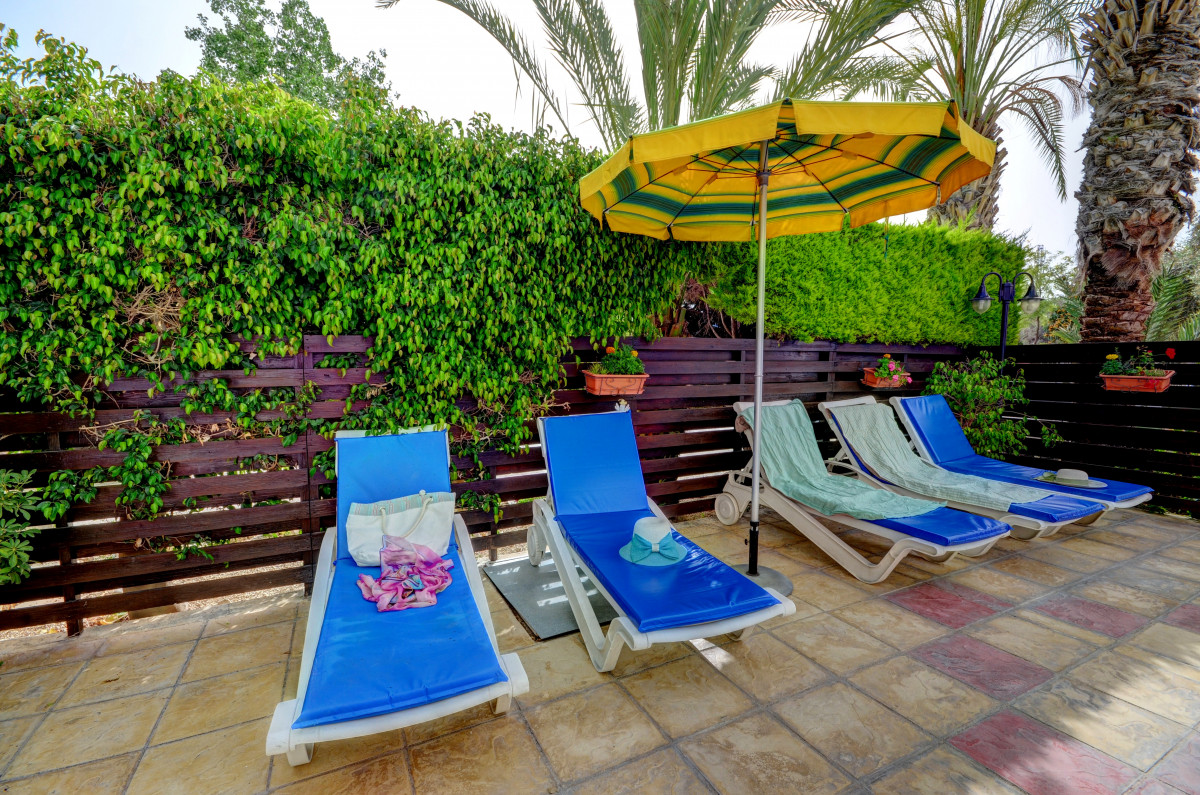 Renos Tourist Apartments 3*