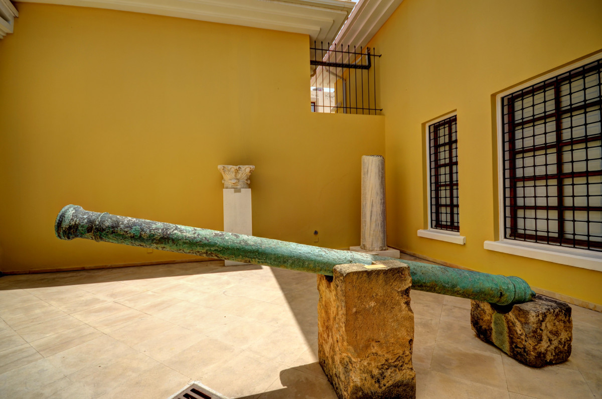 Renos Tourist Apartments 3*