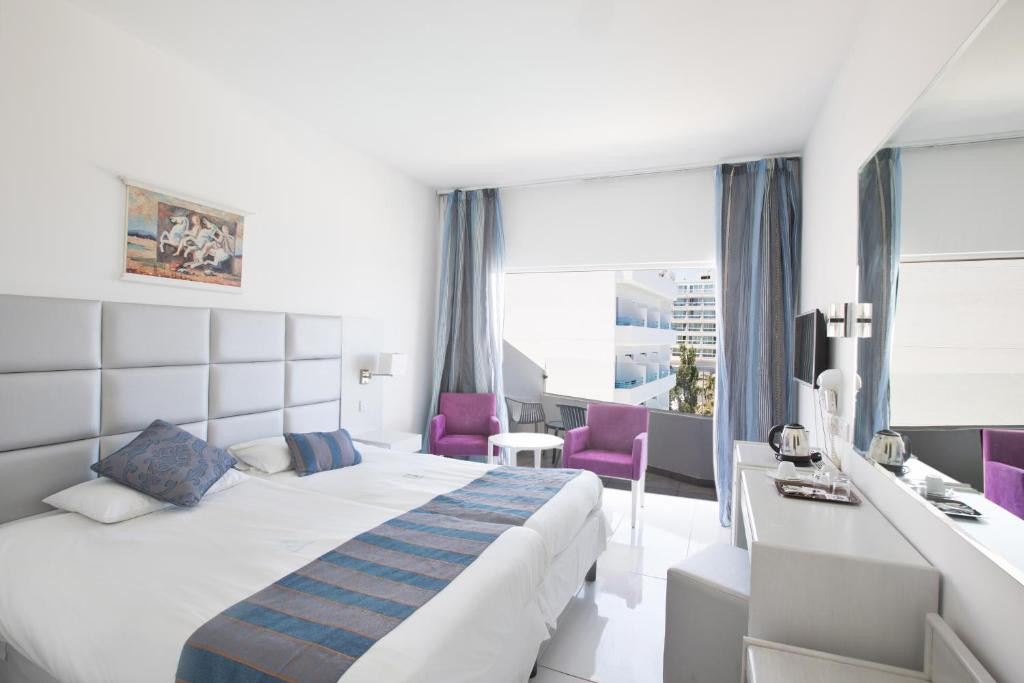 Silver Sands Beach 3*