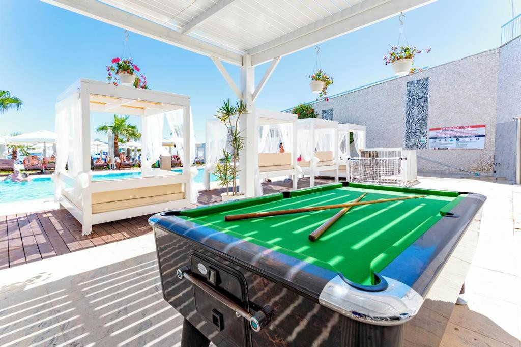 Silver Sands Beach 3*