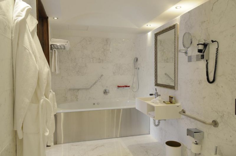 The Library Hotel 2*