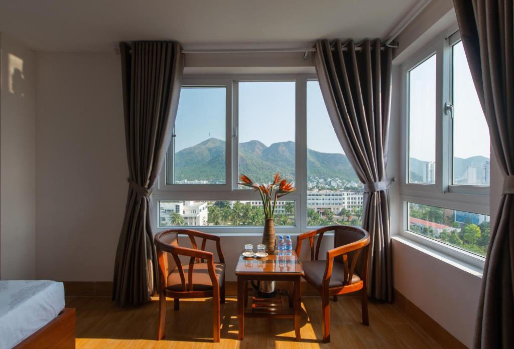 Canary Nha Trang Hotel 3*