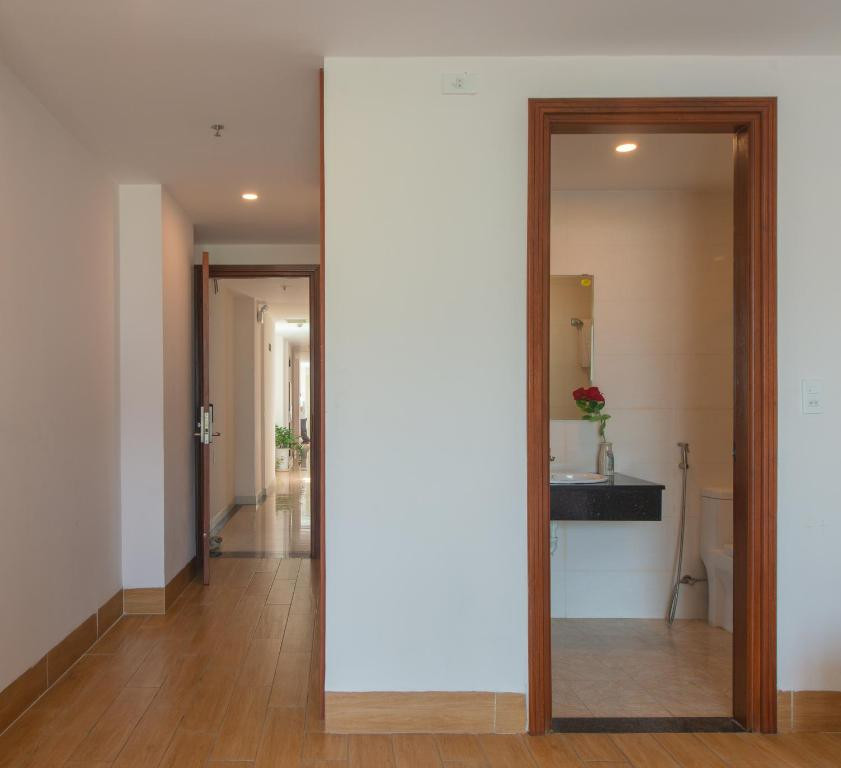 Canary Nha Trang Hotel 3*