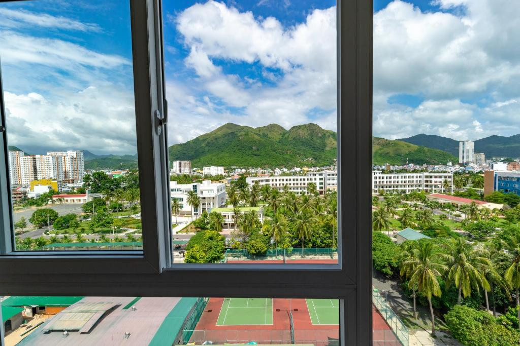 Canary Nha Trang Hotel 3*