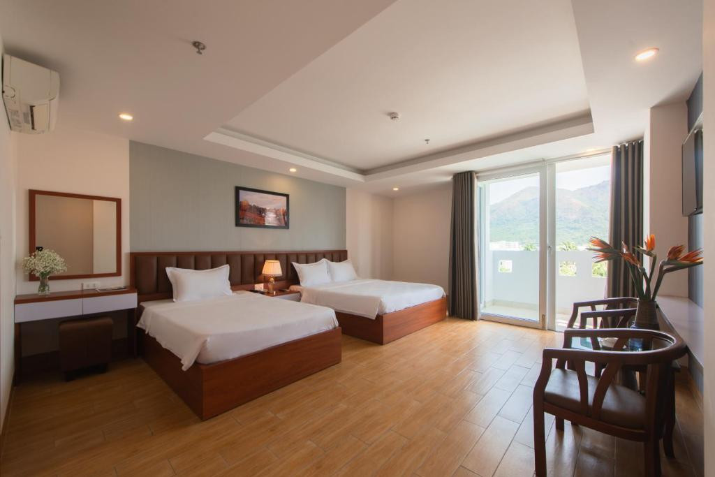 Canary Nha Trang Hotel 3*