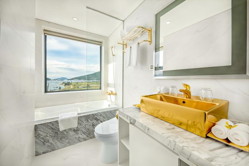 Wyndham Danang Golden Bay 5*