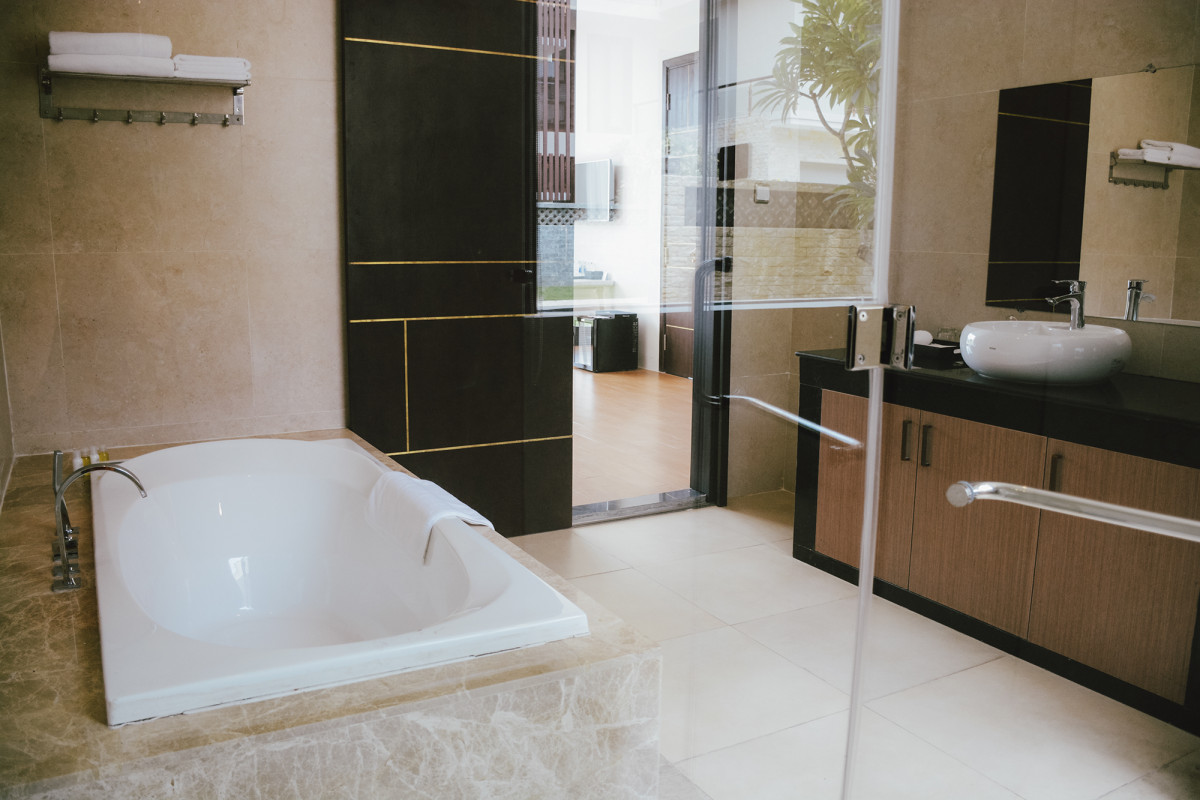 Diamond Bay Golf & Villas 4*