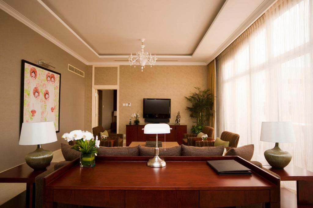 Equatorial 5*