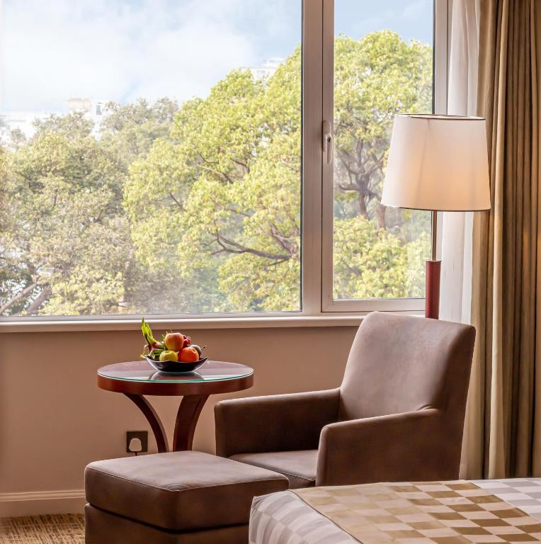 Equatorial 5*