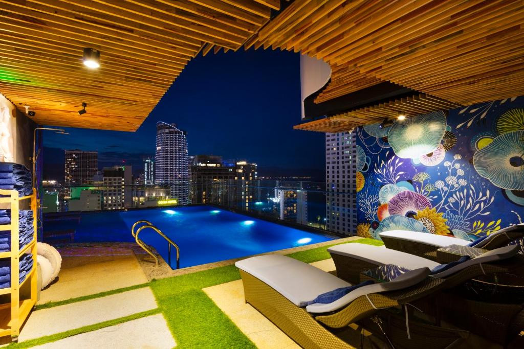 Erica Nha Trang 4*