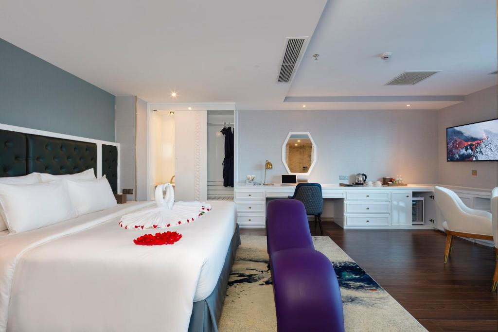 Erica Nha Trang 4*