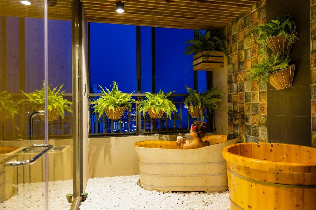Erica Nha Trang 4*