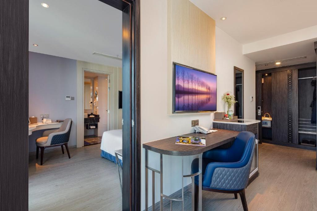 Erica Nha Trang 4*