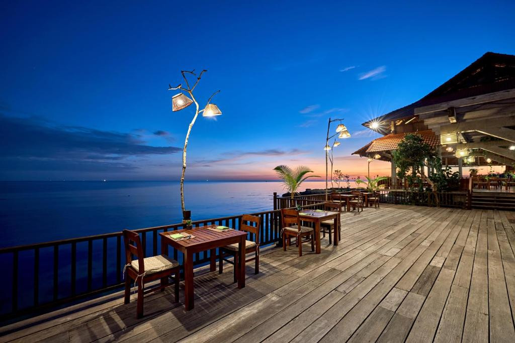 Green Bay Phu Quoc Resort & Spa 4*