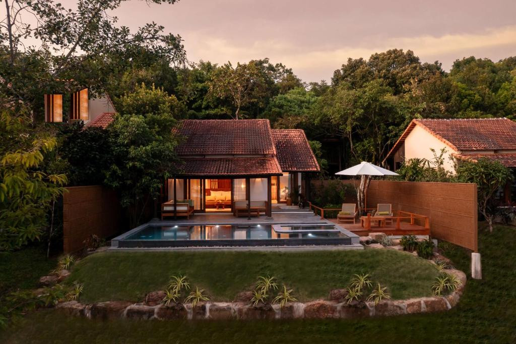Green Bay Phu Quoc Resort & Spa 4*