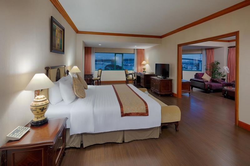 Halong Plaza 4*