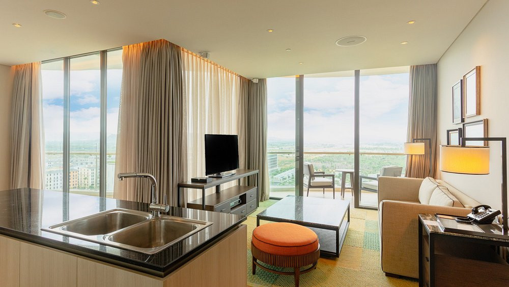 Intercontinental Phu Quoc Long Beach Resort 5*