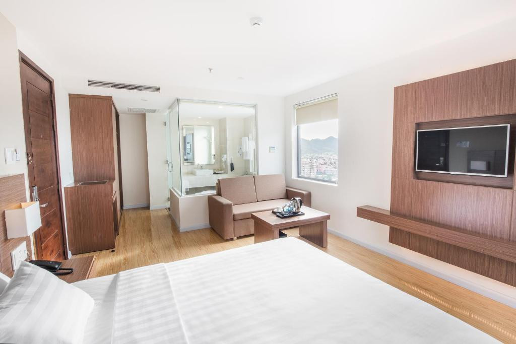 King Town Grand Hotel & Wedding Center 4*