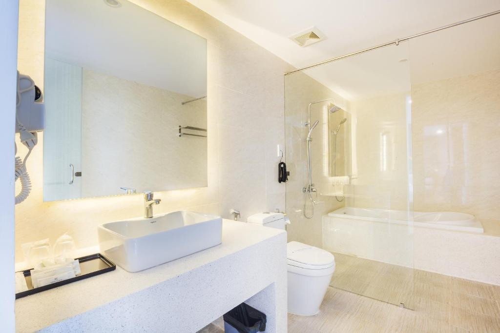 King Town Grand Hotel & Wedding Center 4*
