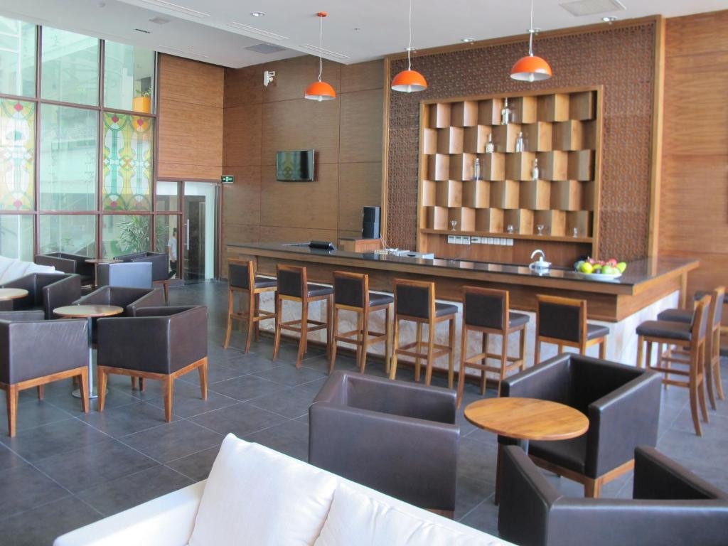 Nhi Phi Hotel 3*